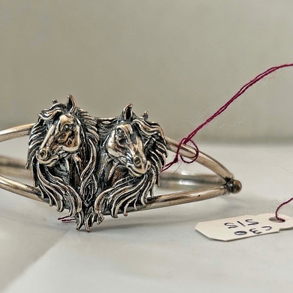 BRACELET, STERLING SILVER, TWO HORSES WITH MANES FLOWING, NEW, TAG ON - Picture 1 of 2
